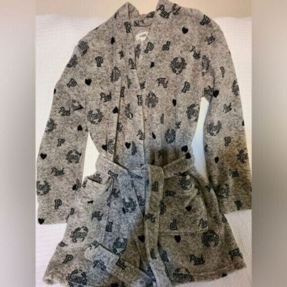 NWOT VS PINK Gray Women’s Teens Girls Bathrobe Fleece Logo - Size XS - Picture 1 of 9